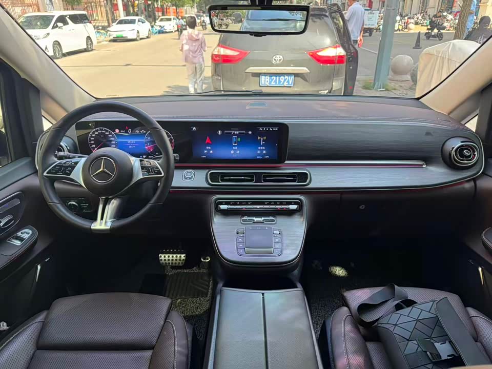 Mercedes-Benz V-class