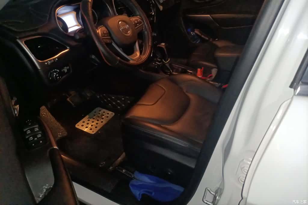 Jeep Cherokee, 2019 9
