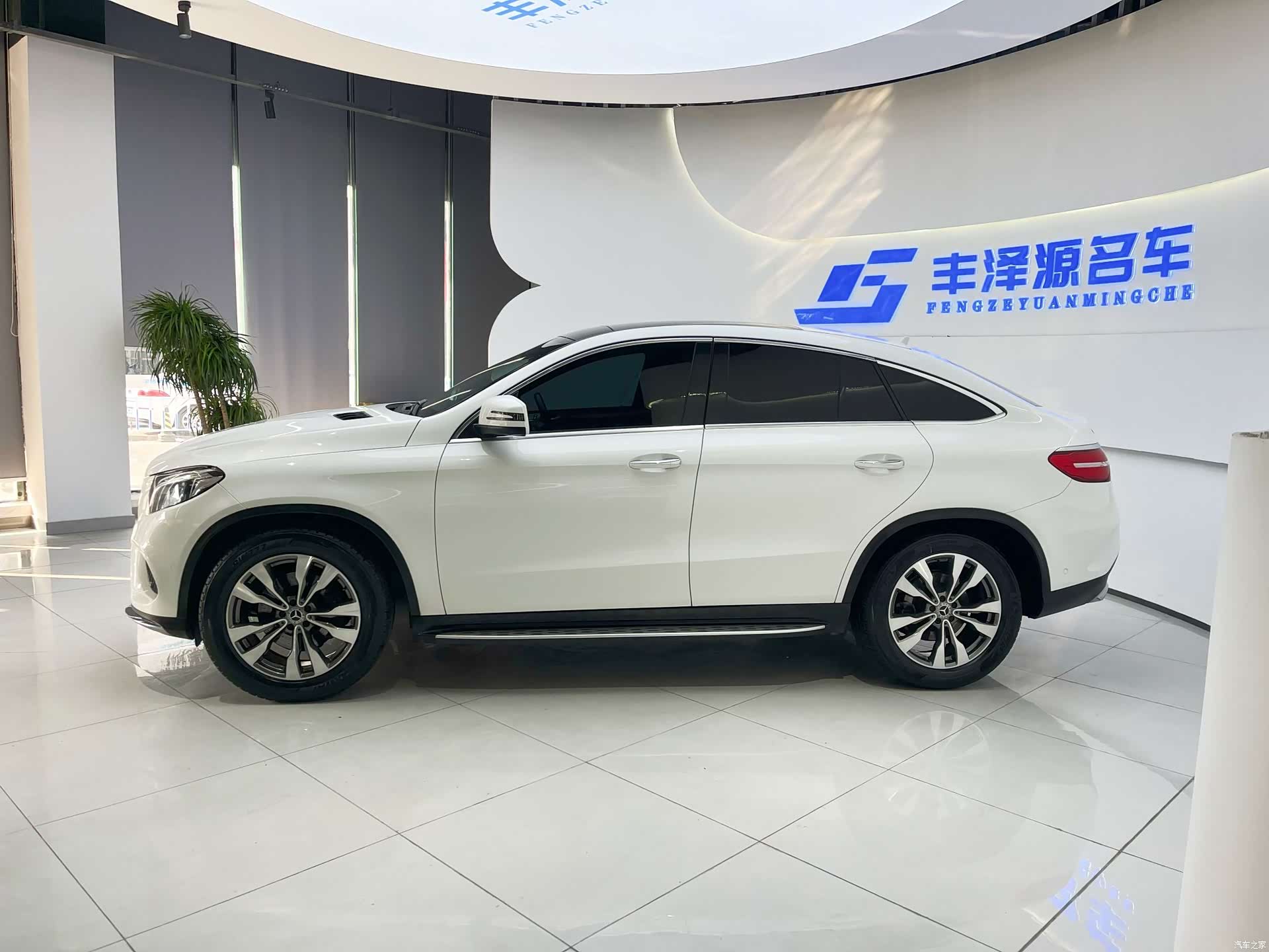 Mercedes-Benz GLE, 2019 3