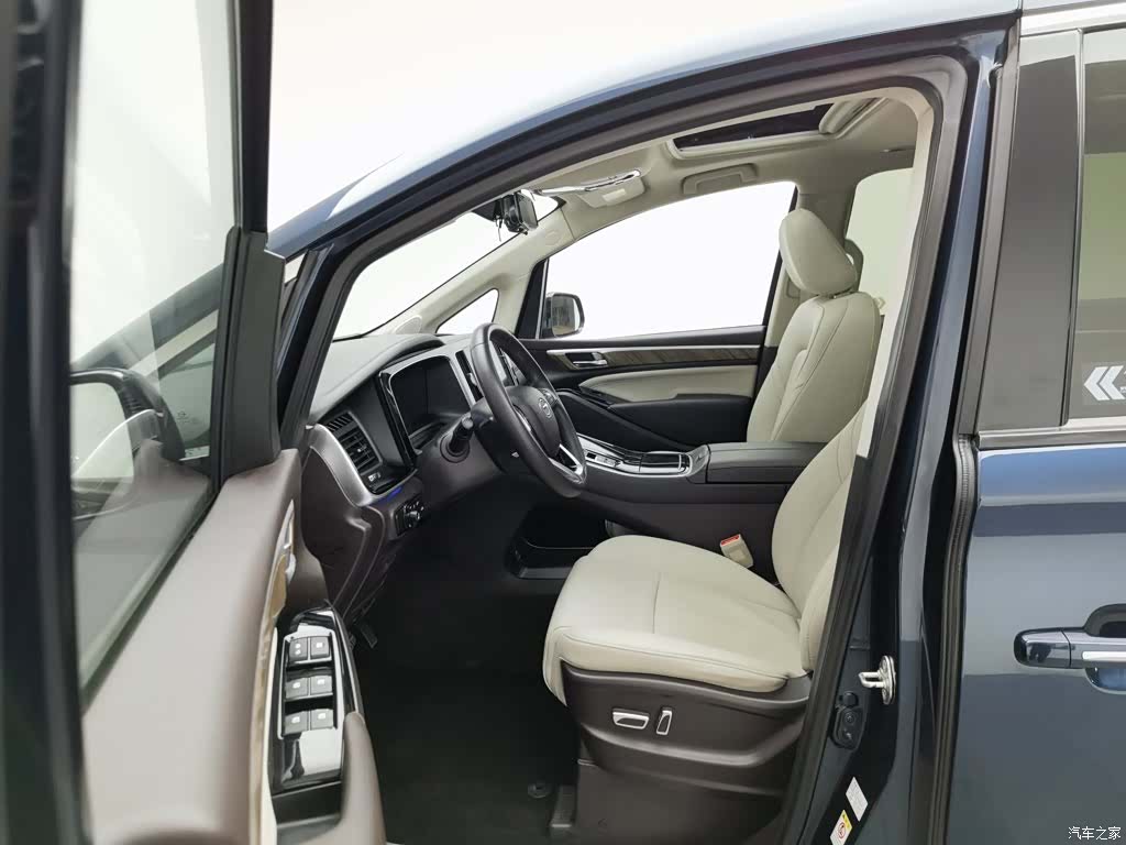 Trumpchi M8, 2021 10