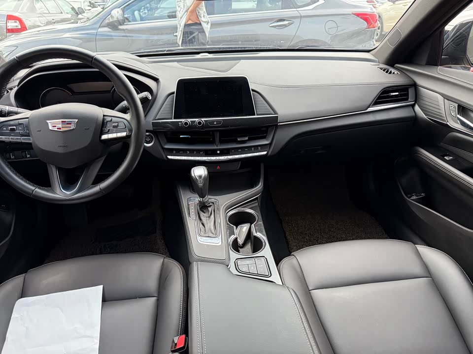 Cadillac CT4