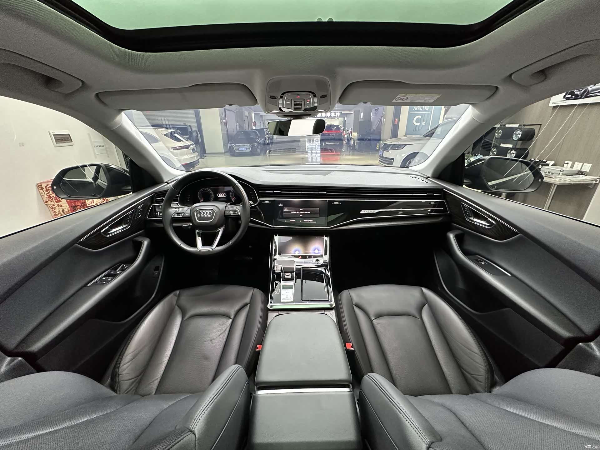 Audi Q8, 2023 9