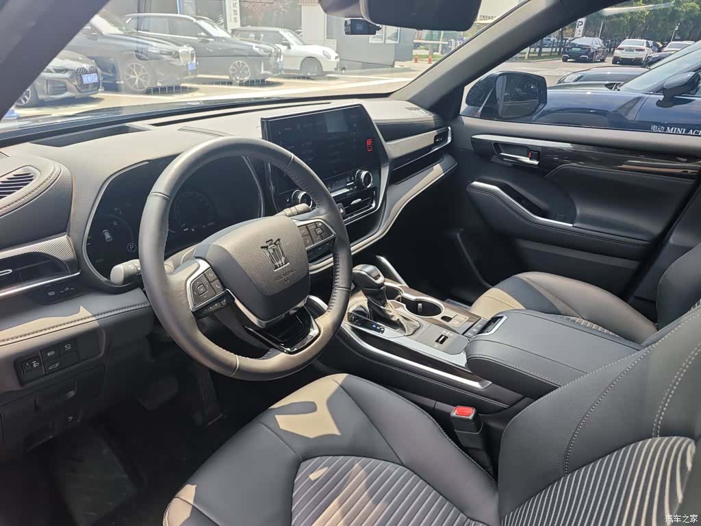 Toyota Crown, 2023 6