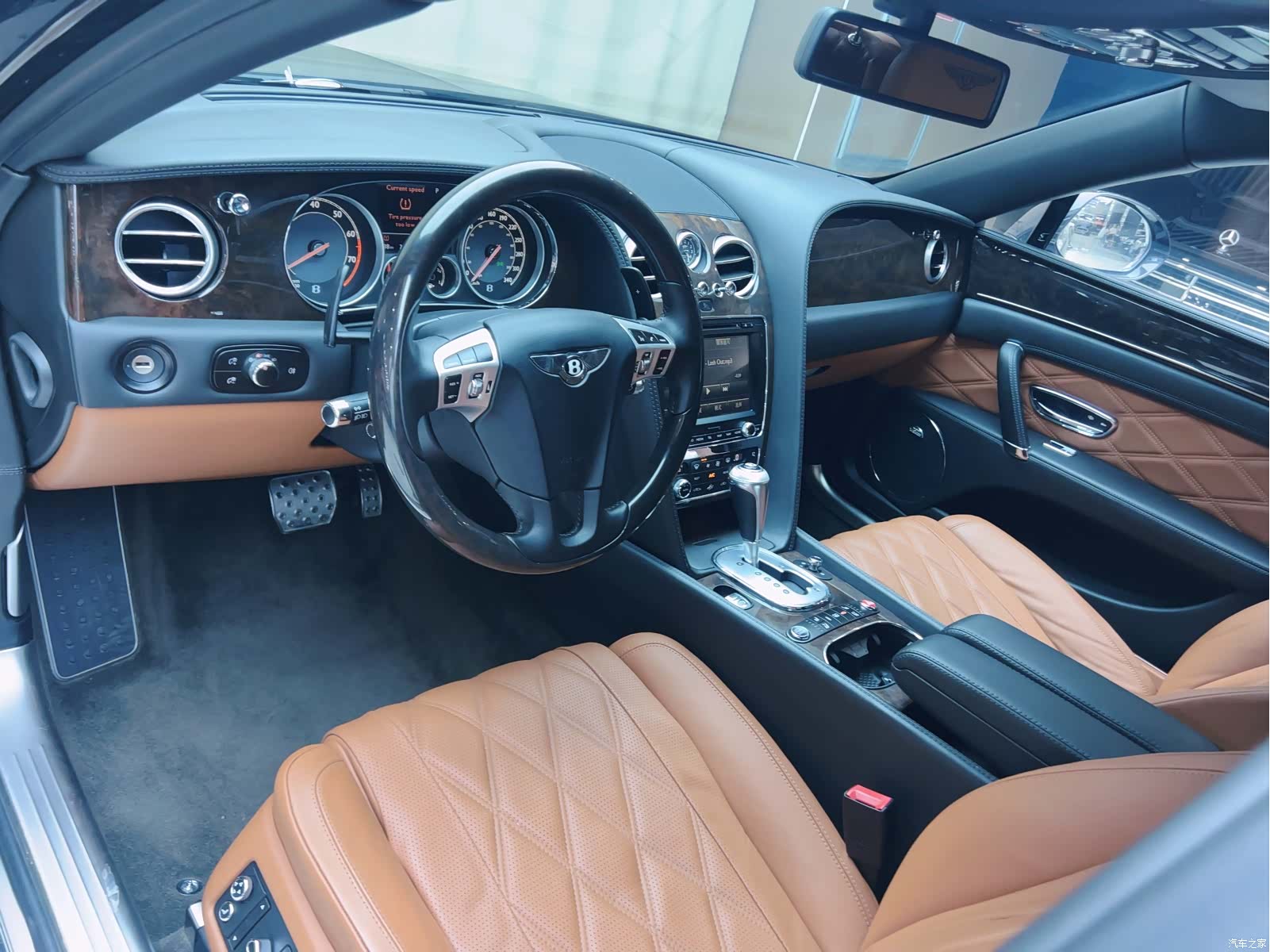 Bentley Flying Spur, 2015 10