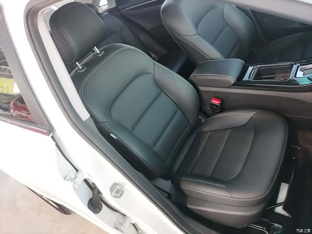 Geely Emgrand, 2021 25