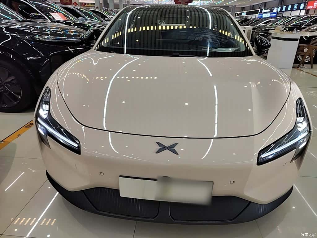 Xpeng Mona M03, 2025 3