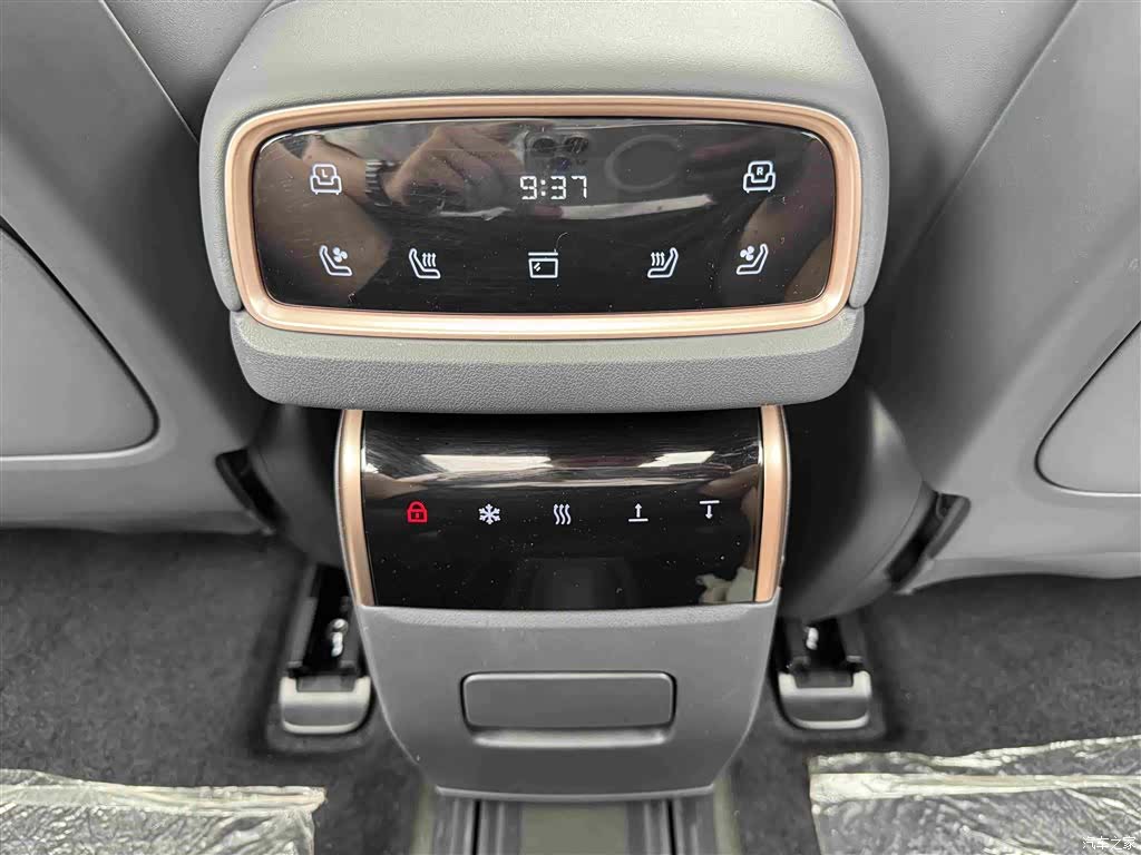 DongFeng eπ008, 2025 22