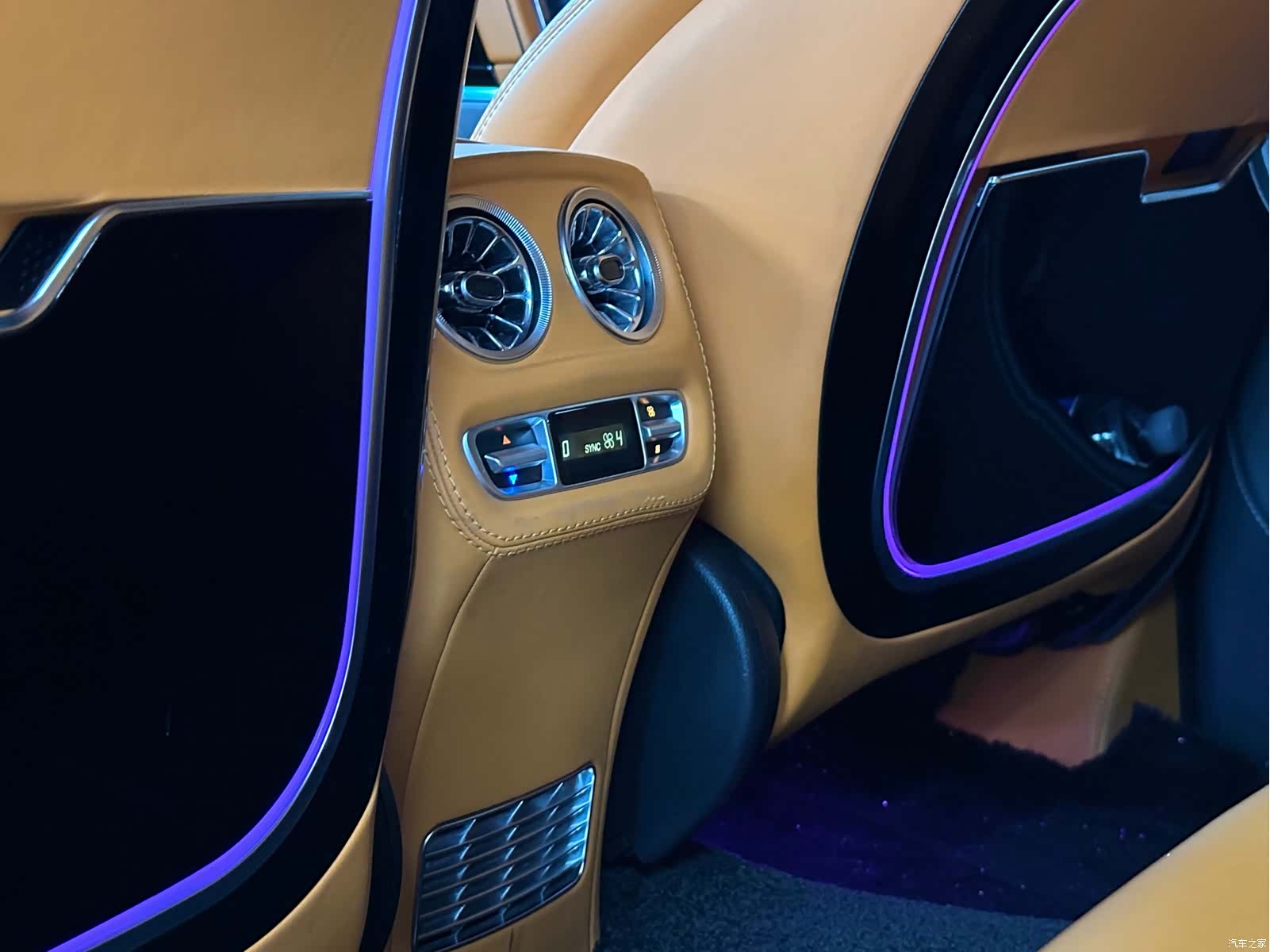 Mercedes-Benz G-Class, 2012 18