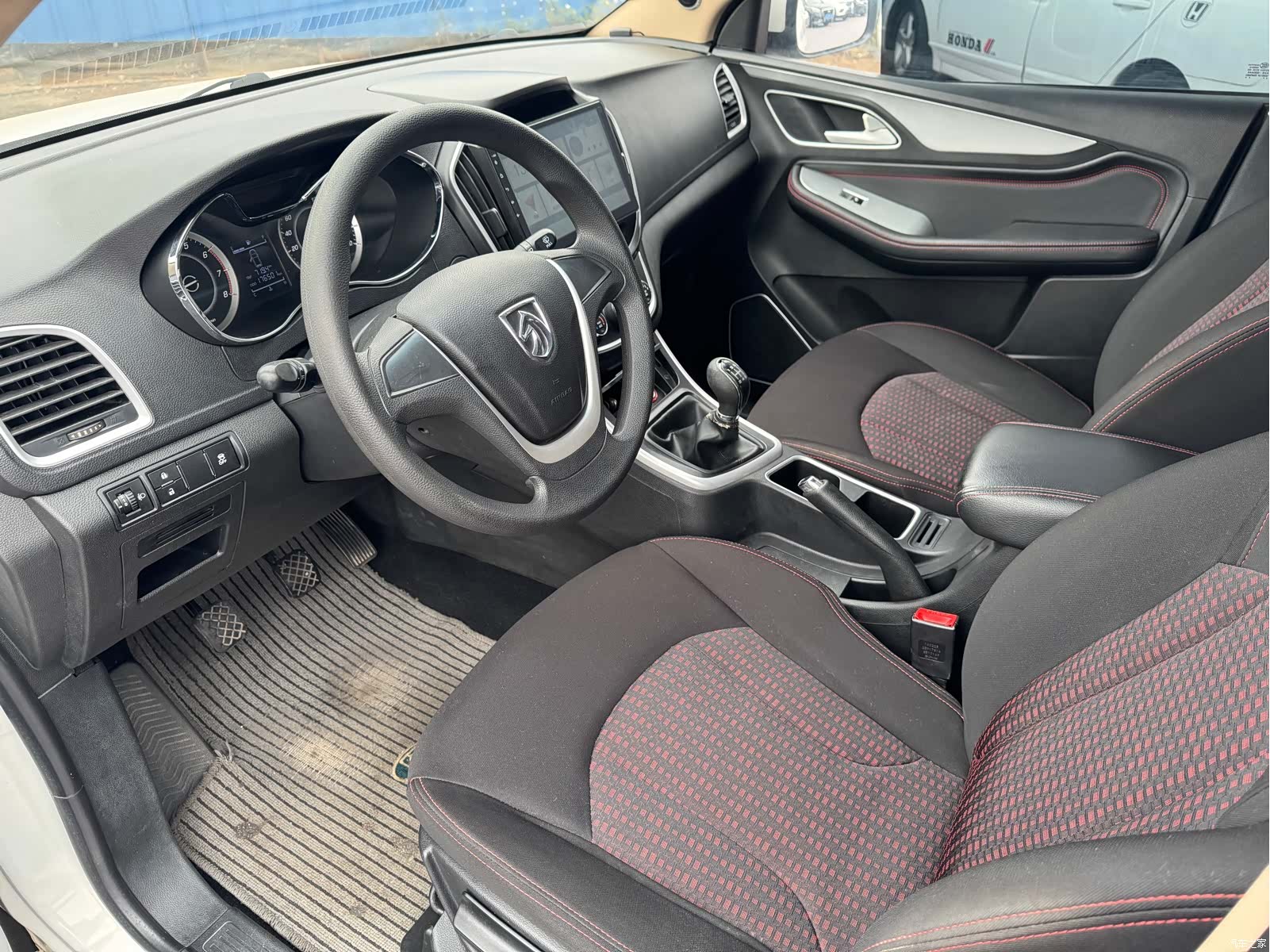 Wuling 560, 2016 7