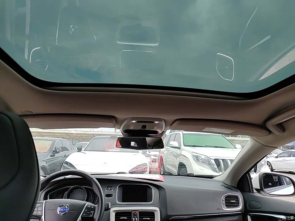 Volvo V40, 2015 18