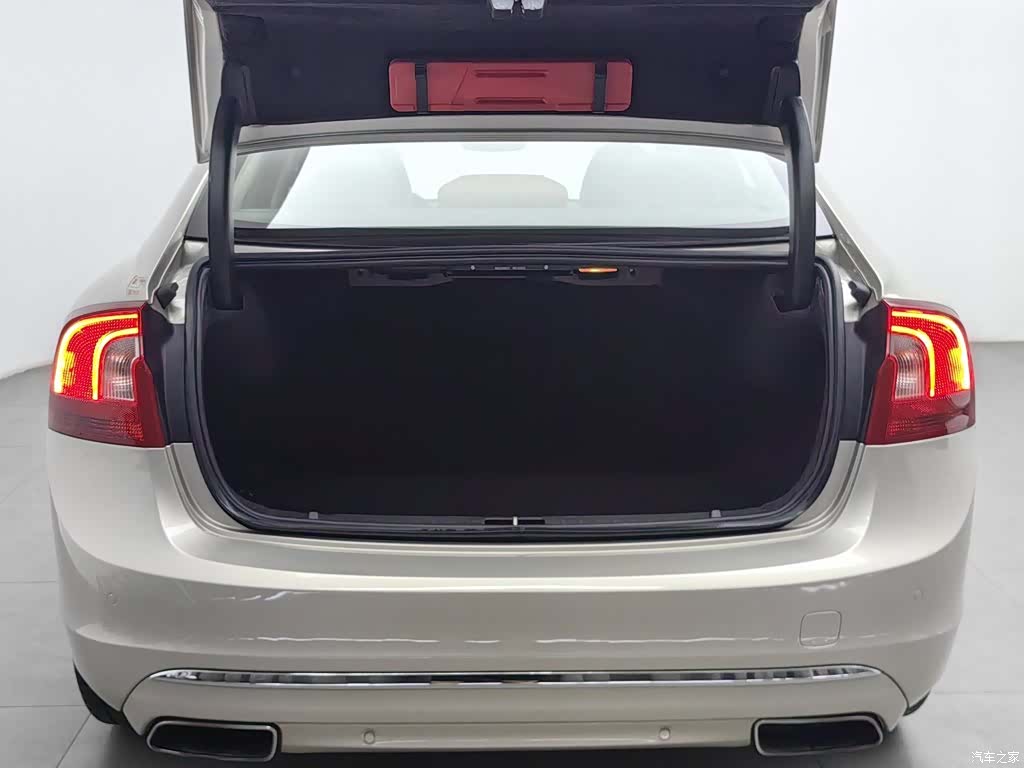 Volvo S60, 2019 16