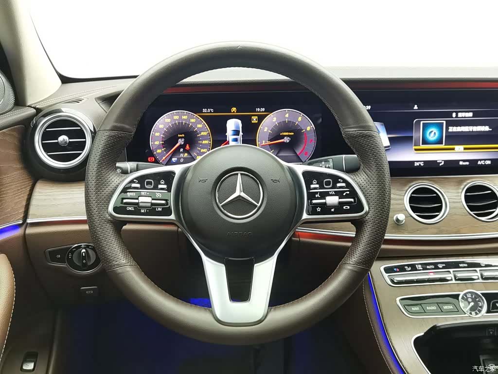 Mercedes-Benz E-Class, 2020 11