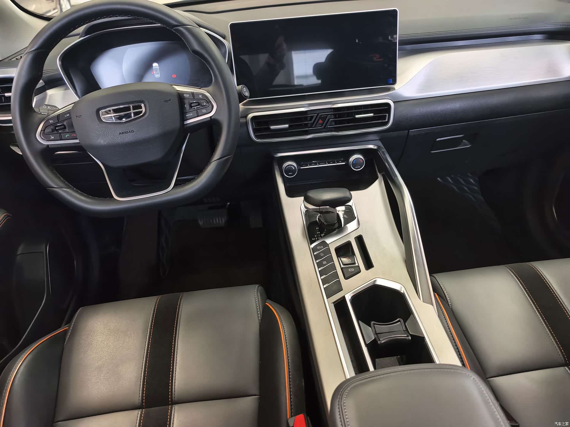 Geely Coolray, 2024 8