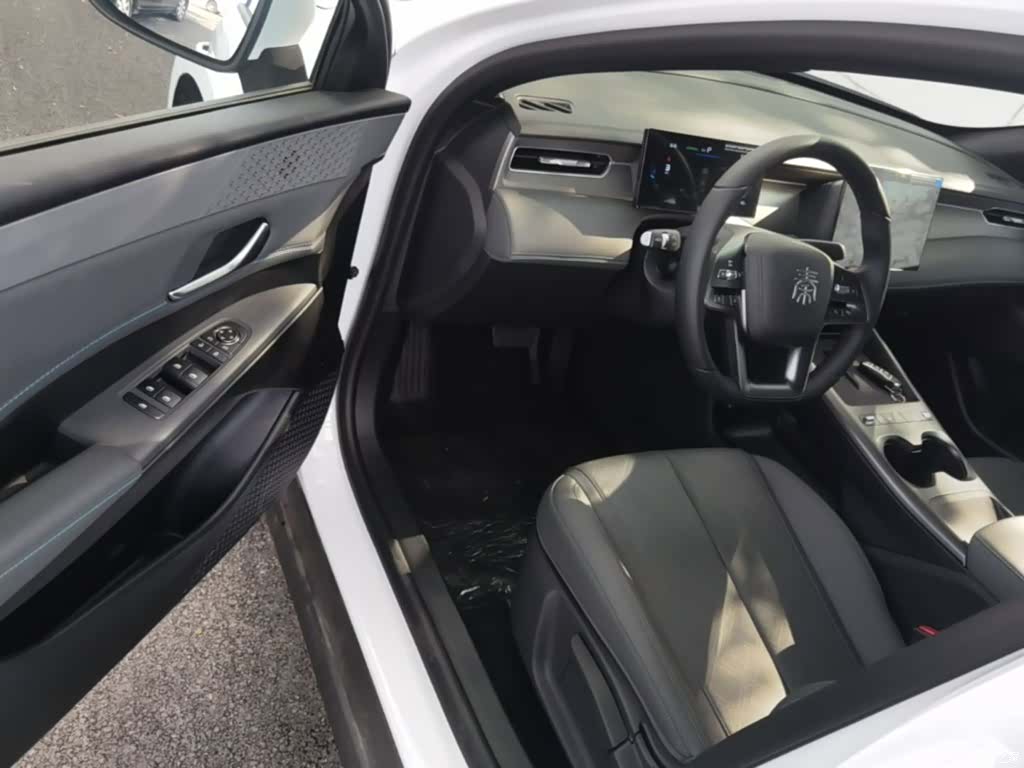 BYD Qin, 2026 16