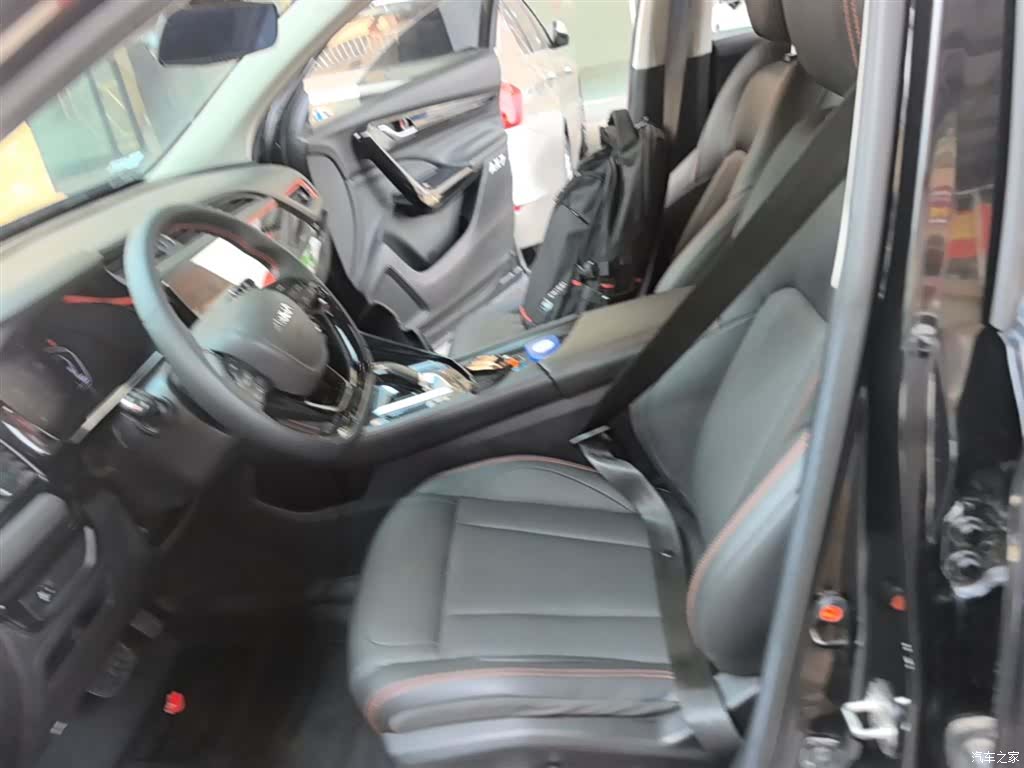 DongFeng AX7, 2022 15