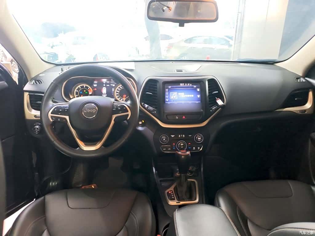 Jeep Cherokee, 2019 10