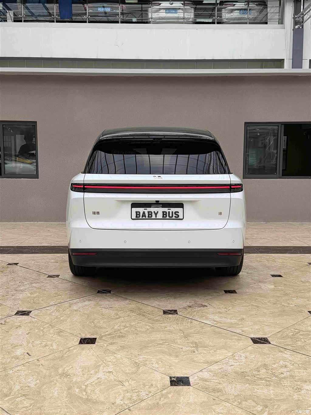 Li Auto i8, 2025 13