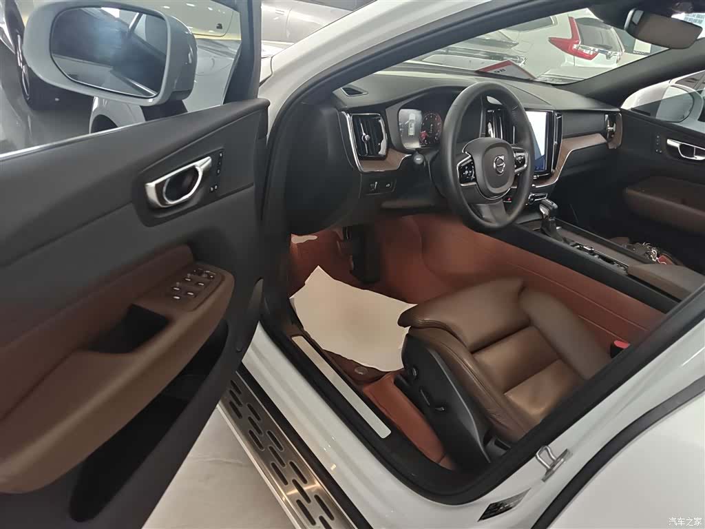 Volvo XC60, 2021 12