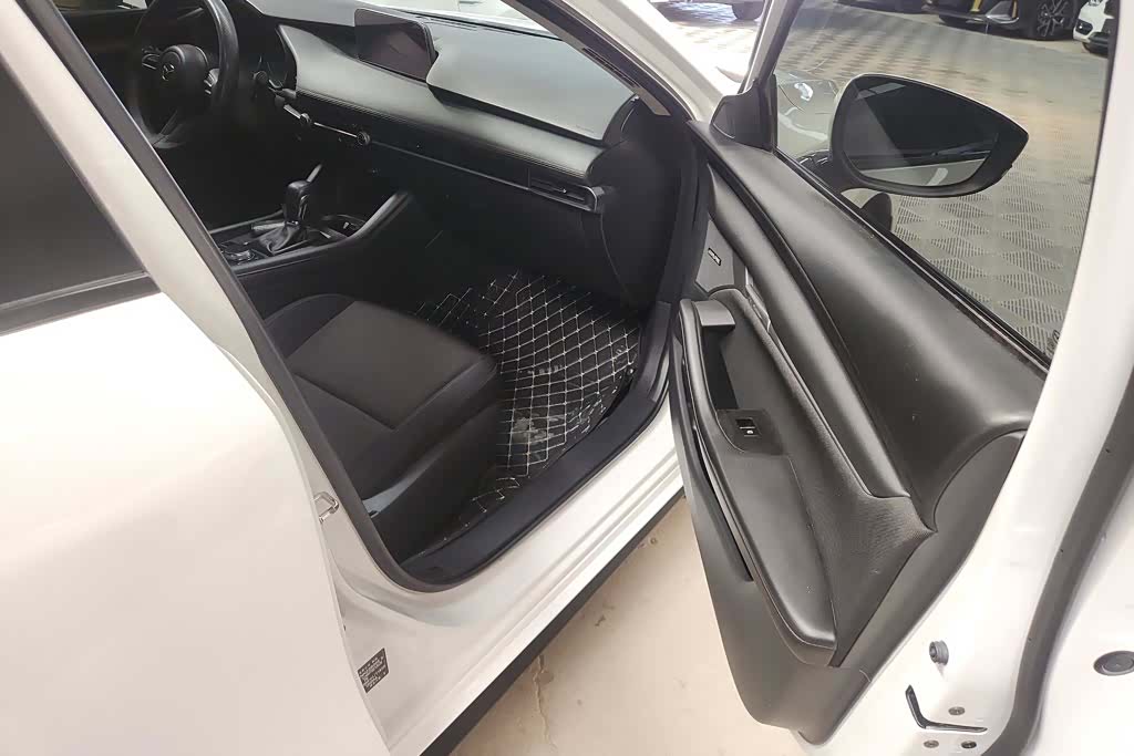 Mazda Mazda3, 2022 8