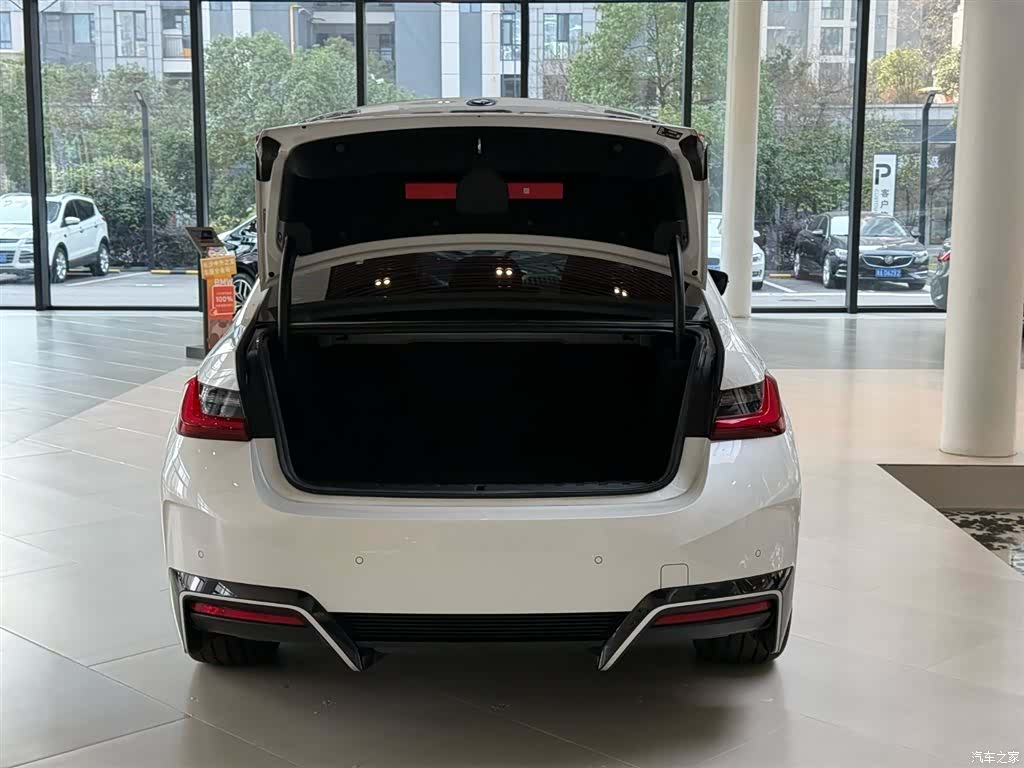 BMW i3, 2024 все фото