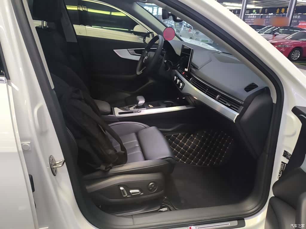 Audi A4L, 2024 25