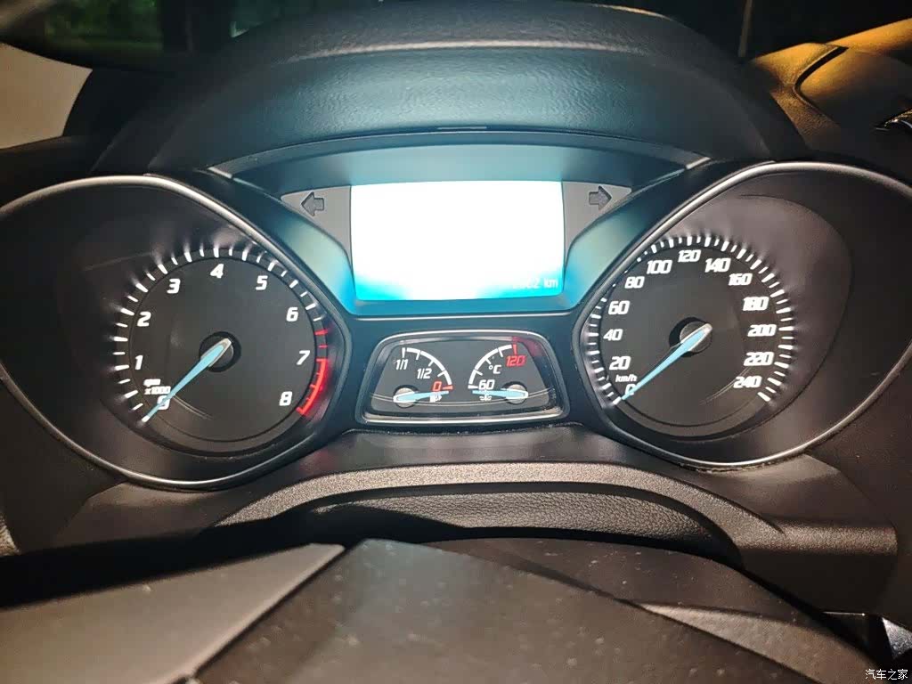 Ford Kuga, 2015 8