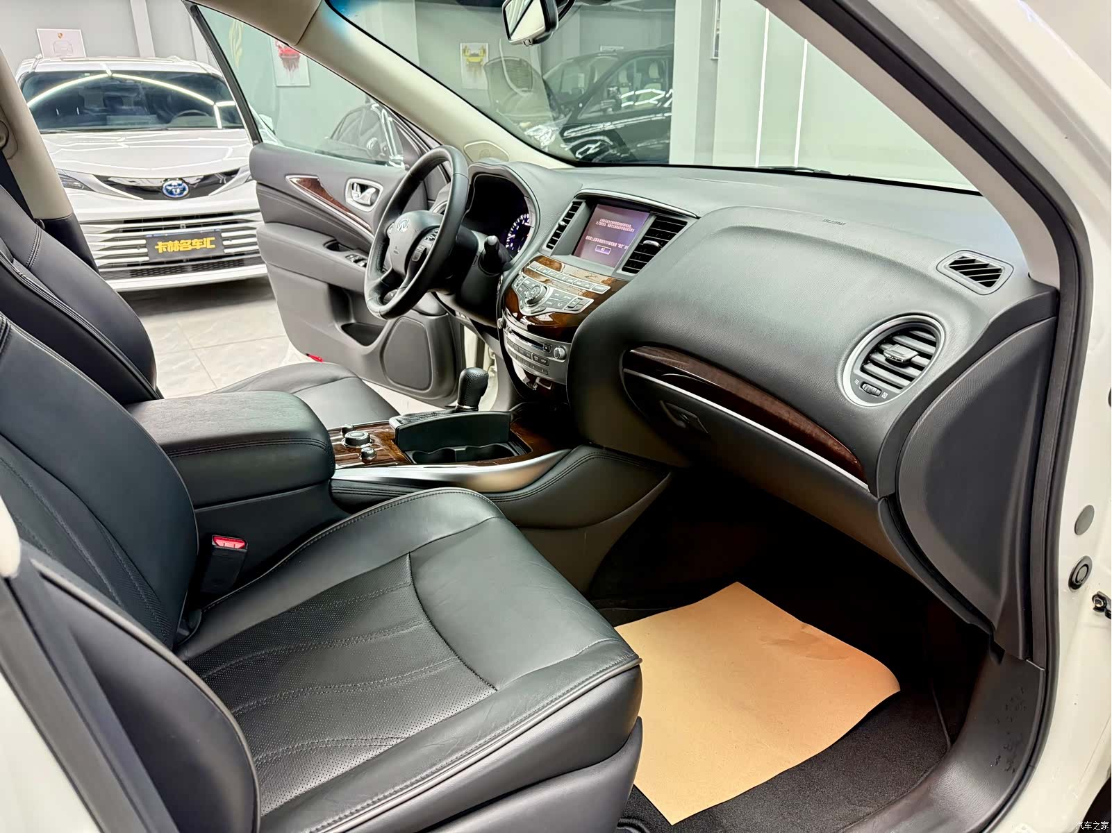 Infiniti JX35, 2013 18