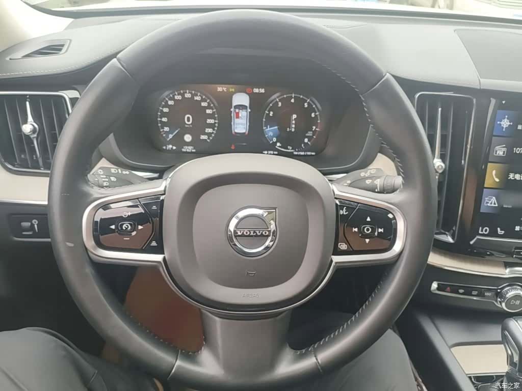 Volvo XC60, 2019 11