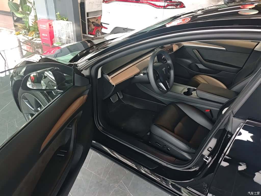 Tesla Model 3, 2023 16