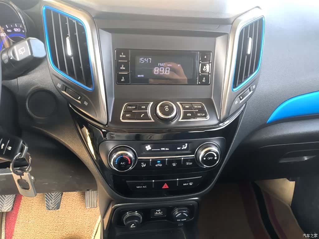 Changan CS15, 2016 13
