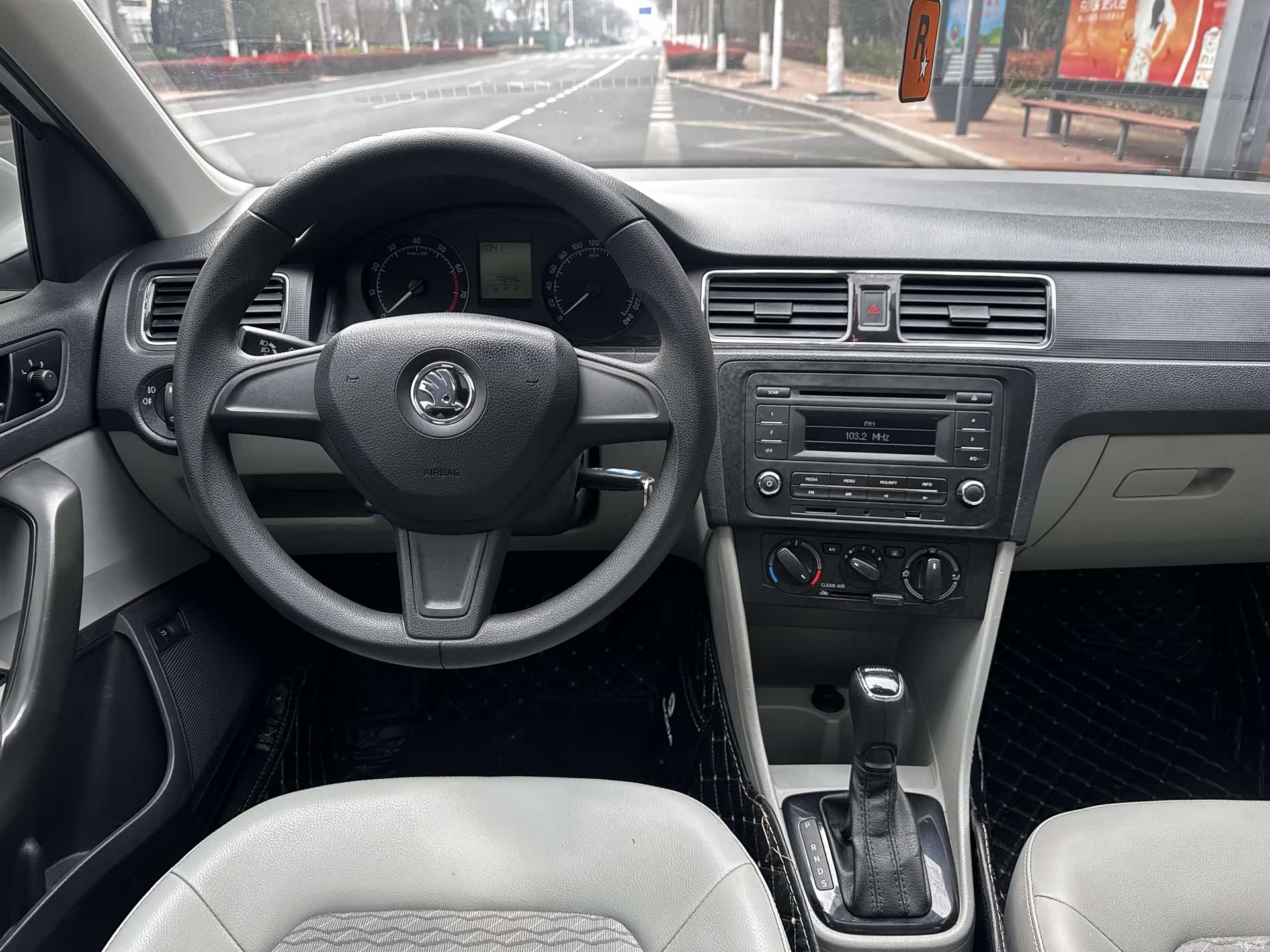 Skoda Rapid, 2017 13