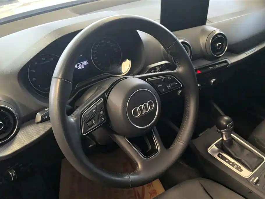 Audi Q2L Audi Q2L