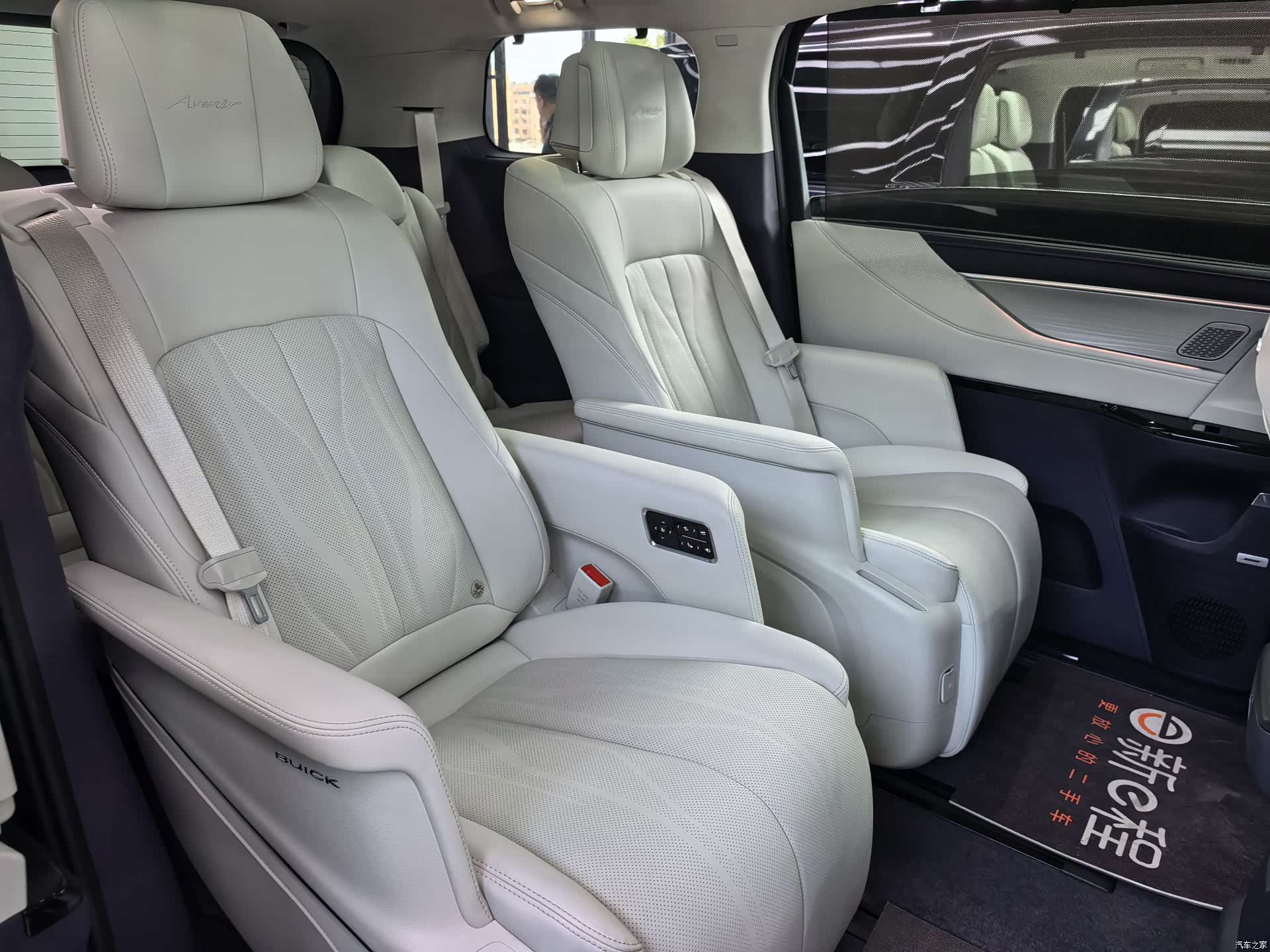 Buick GL8, 2025 все фото