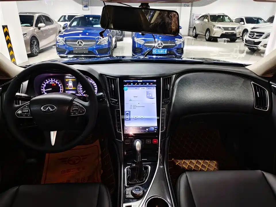 Infiniti Q50L