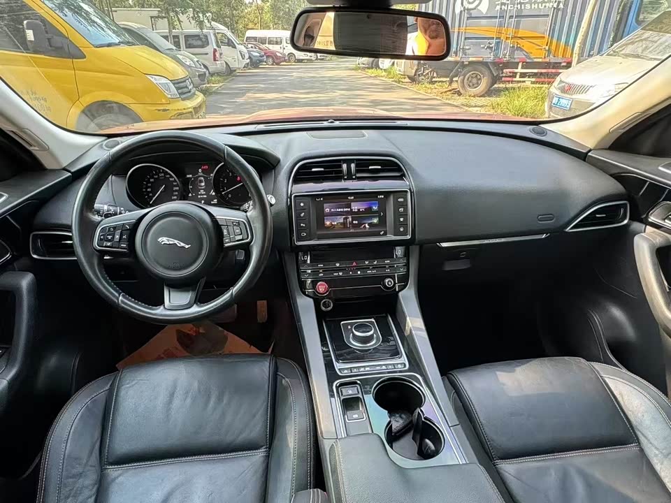 Jaguar F-PACE Jaguar F-PACE
