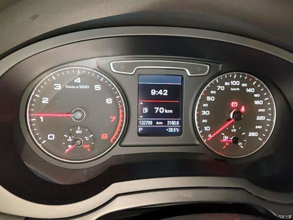 Audi Q3, 2015 12