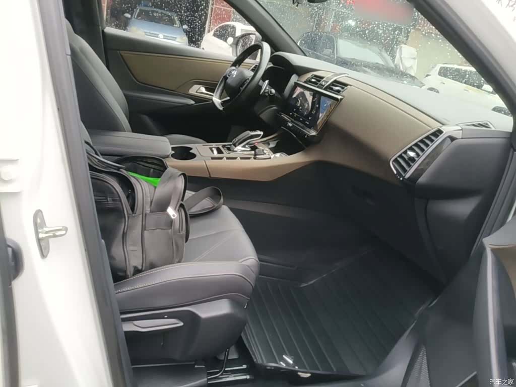 DS 7, 2019 25