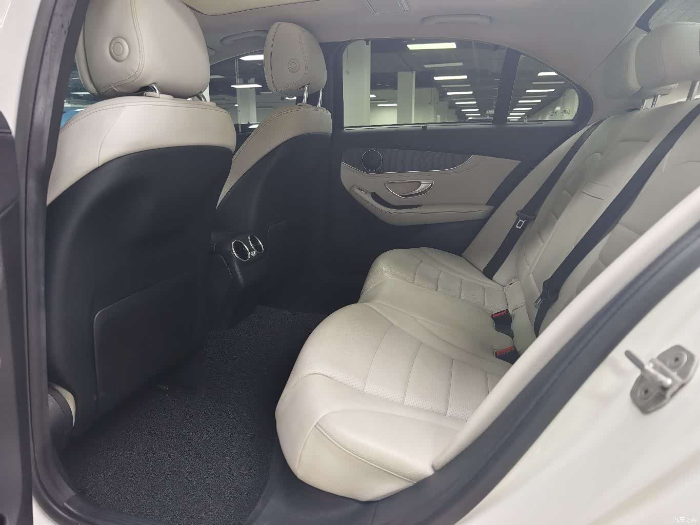 Mercedes-Benz C-Class, 2015 29