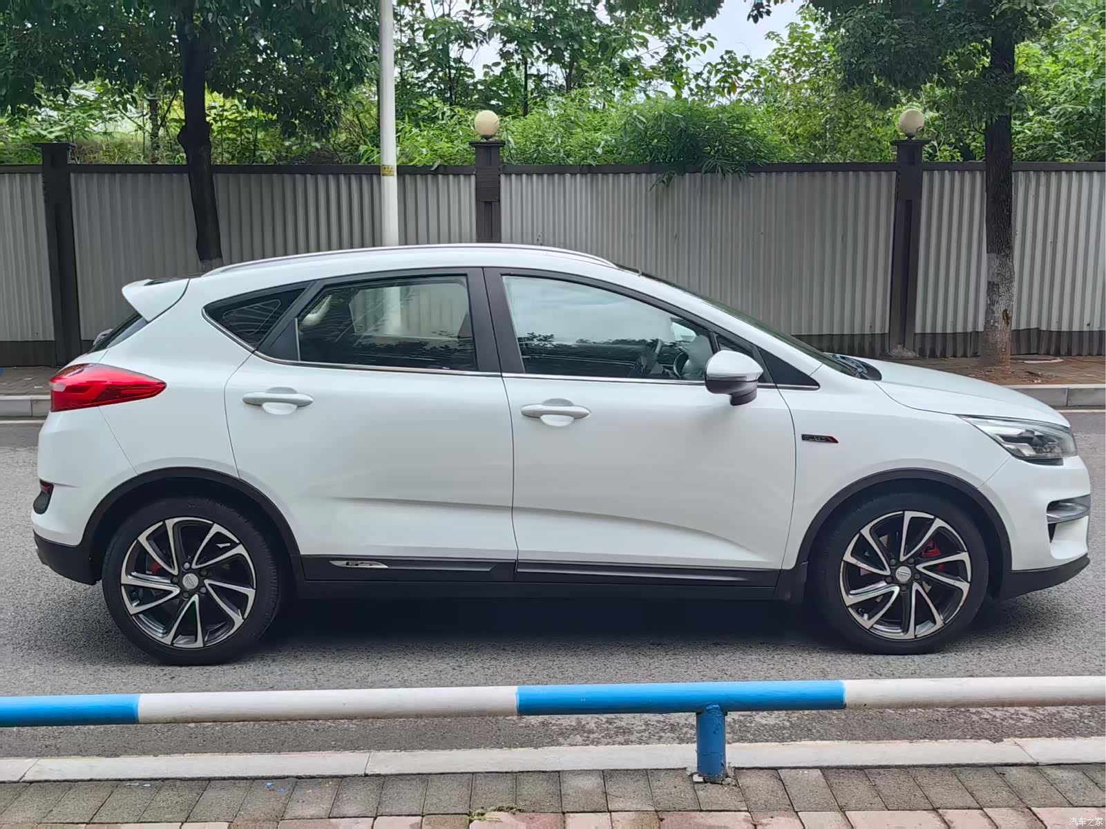 Geely Emgrand, 2017 4