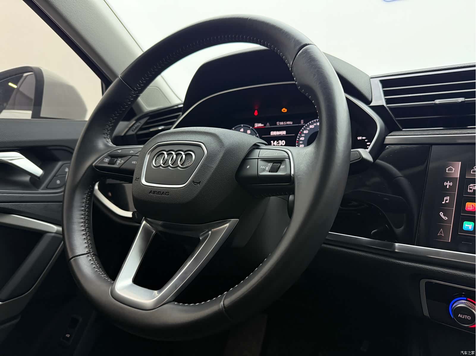 Audi Q3, 2022 14