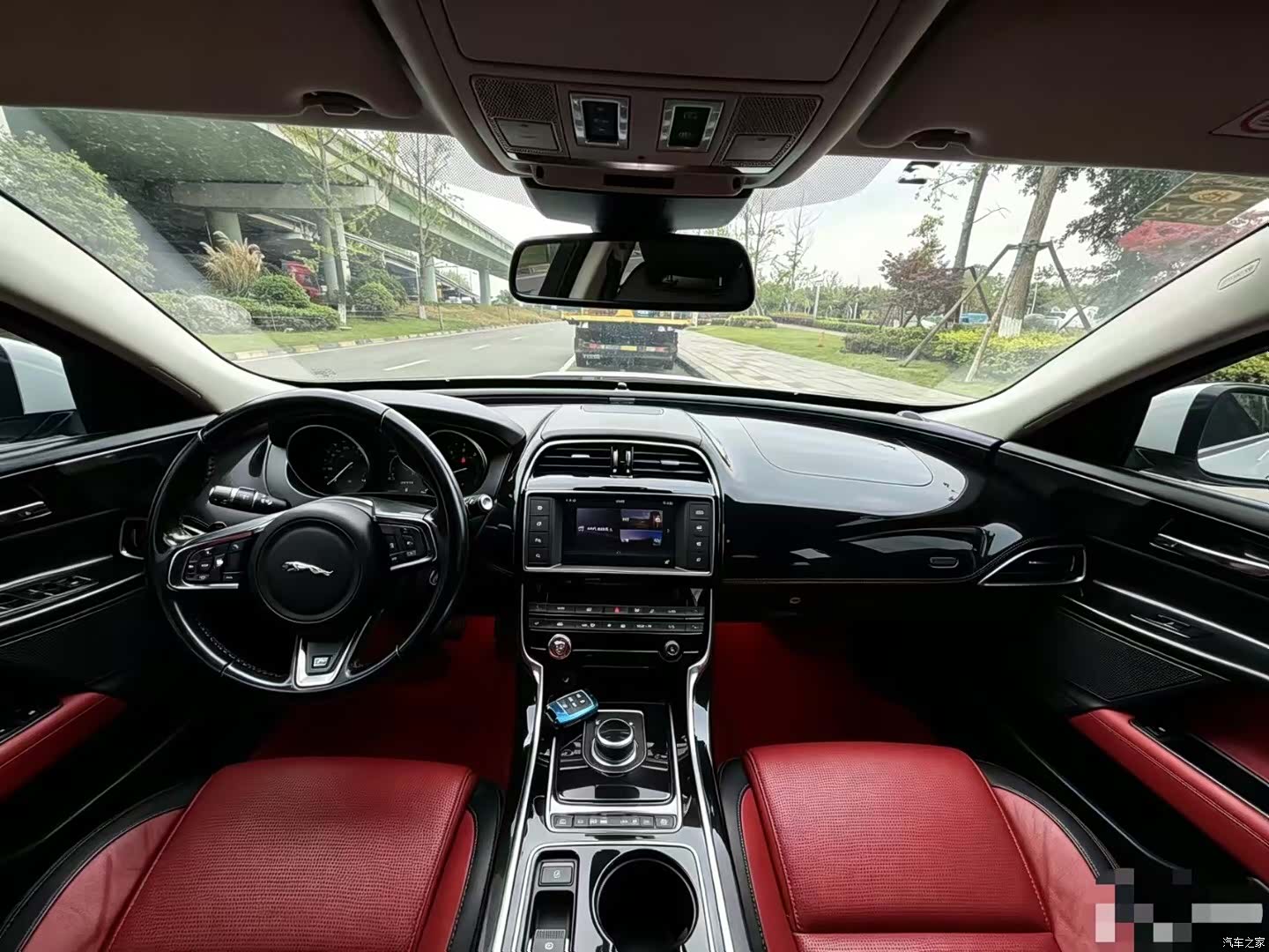 Jaguar XE, 2016 все фото