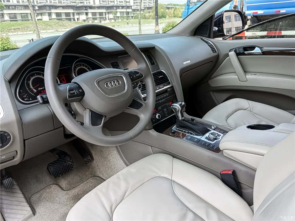 Audi Q7, 2009 9