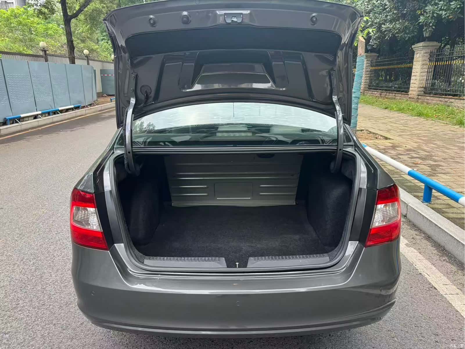 Skoda Rapid, 2014 13