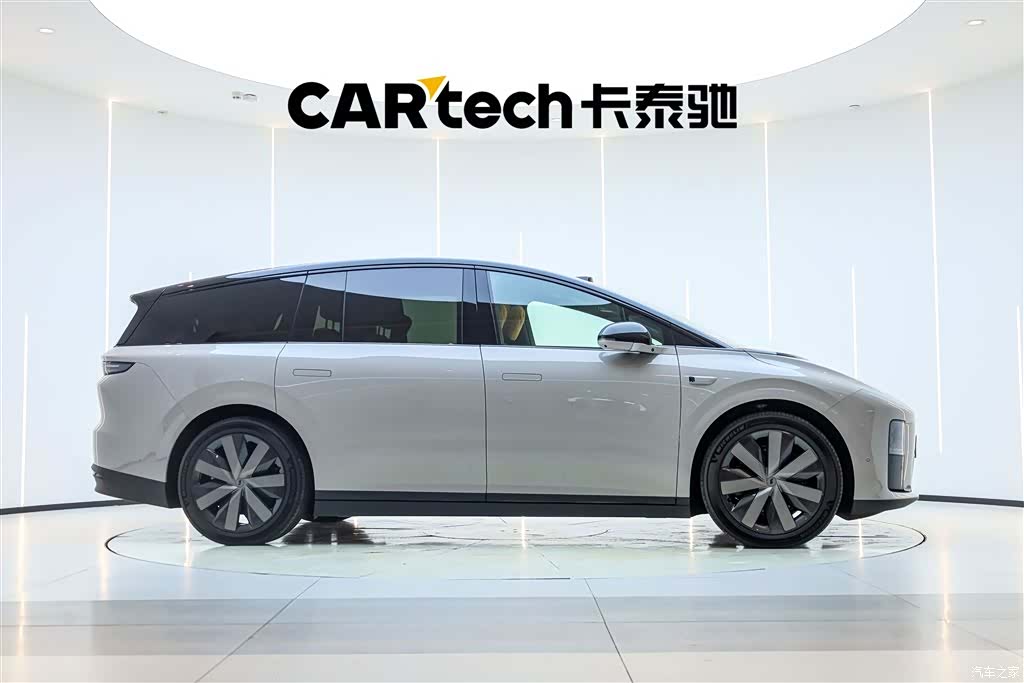 Li Auto i8, 2025 4