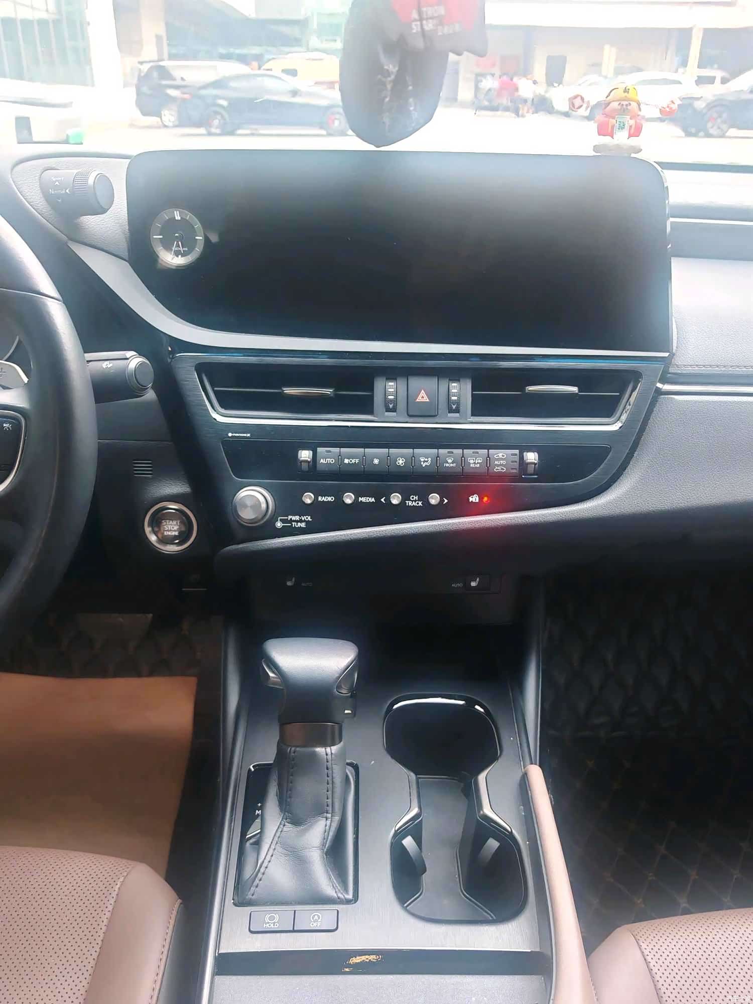 Lexus ES, 2023 14