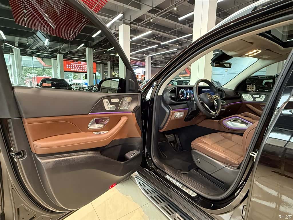 Mercedes-Benz GLE, 2024 14