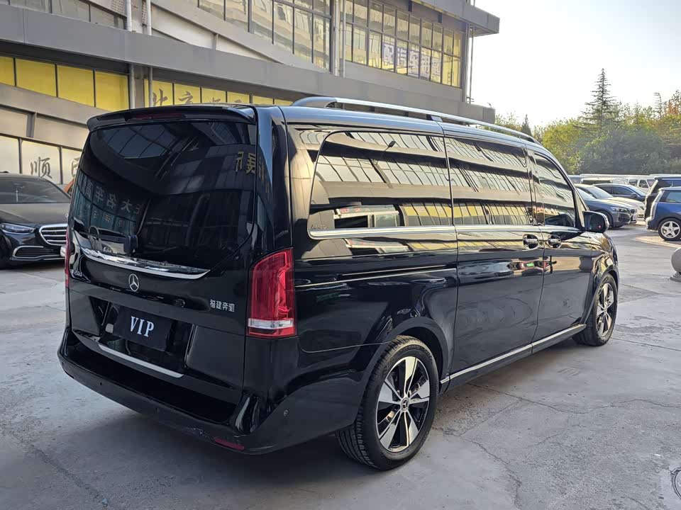 Mercedes-Benz V-class