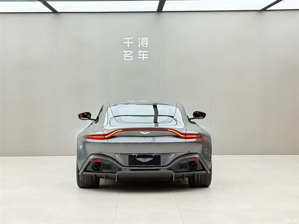 Aston Martin Vantage, 2019 14