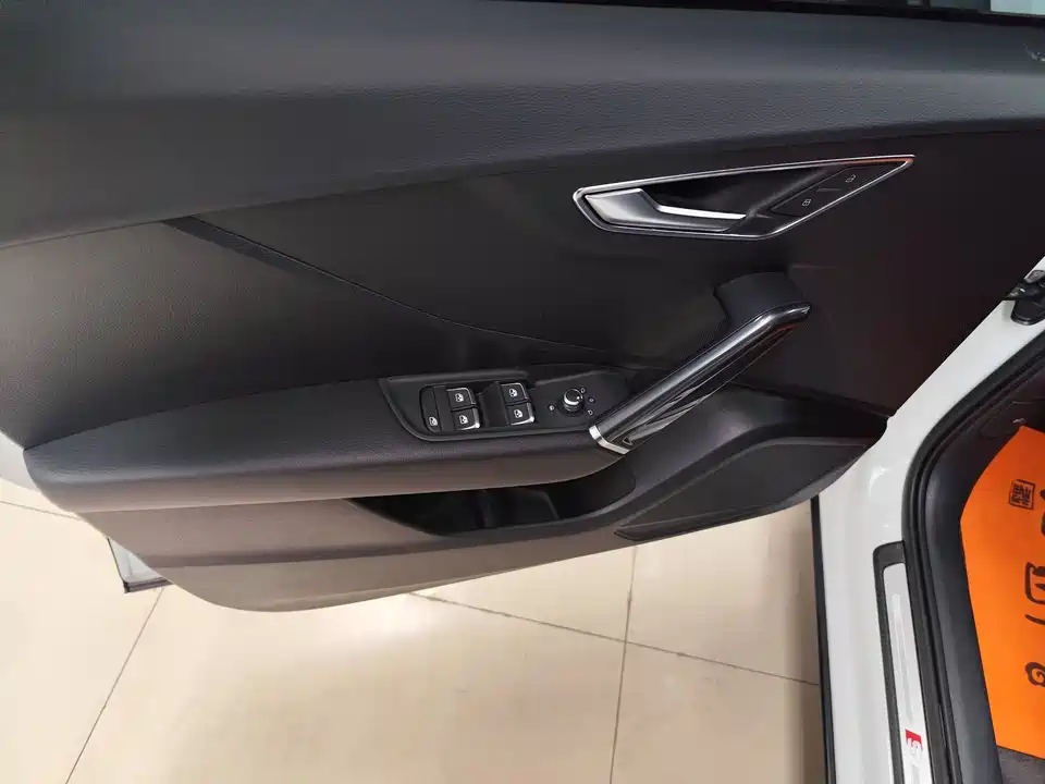 Audi Q2L Audi Q2L