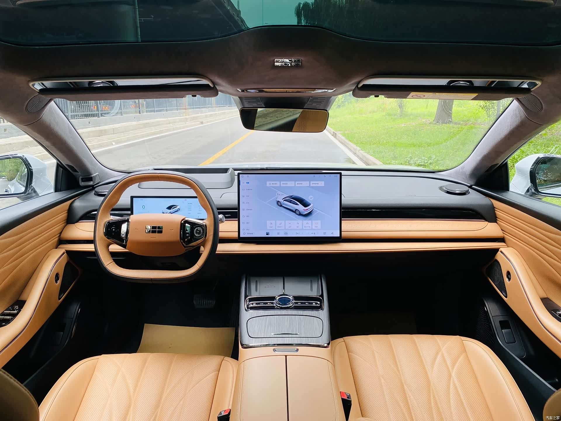 Geely 8, 2025 3